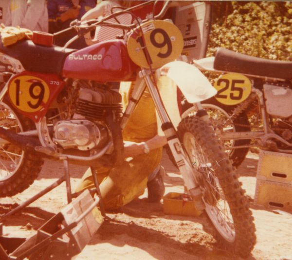 Ruskeasanta GP-500 1975 Bultacossa erikoinen takaiskari